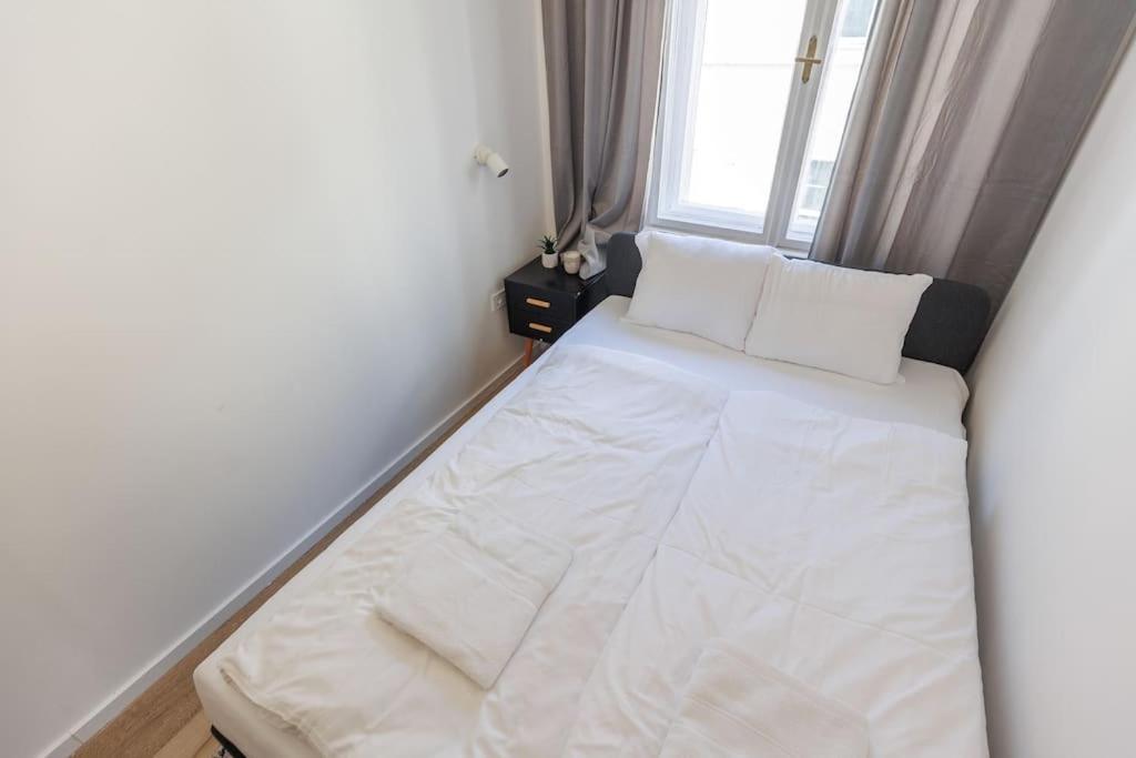 The Grove Hideaway Central 2Br Retreat Budapest Exterior foto